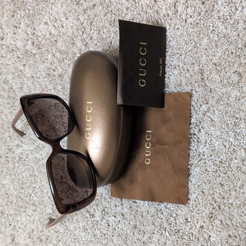 EUC Gucci Tortoise Shell Sun Glasses - Picture 1 of 11
